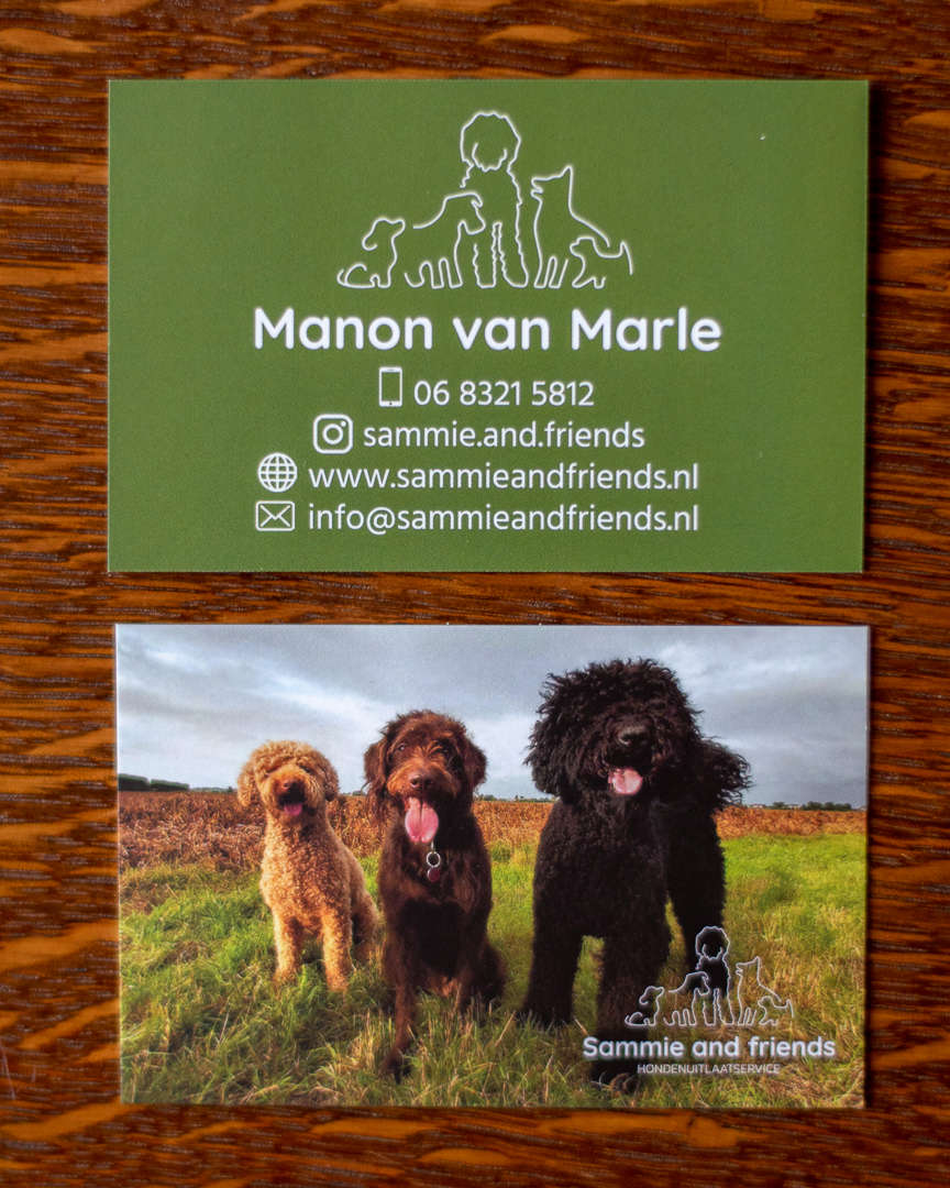 Hondenuitlaatservies Sammie and friends Hoeksche Waard visitekaartje